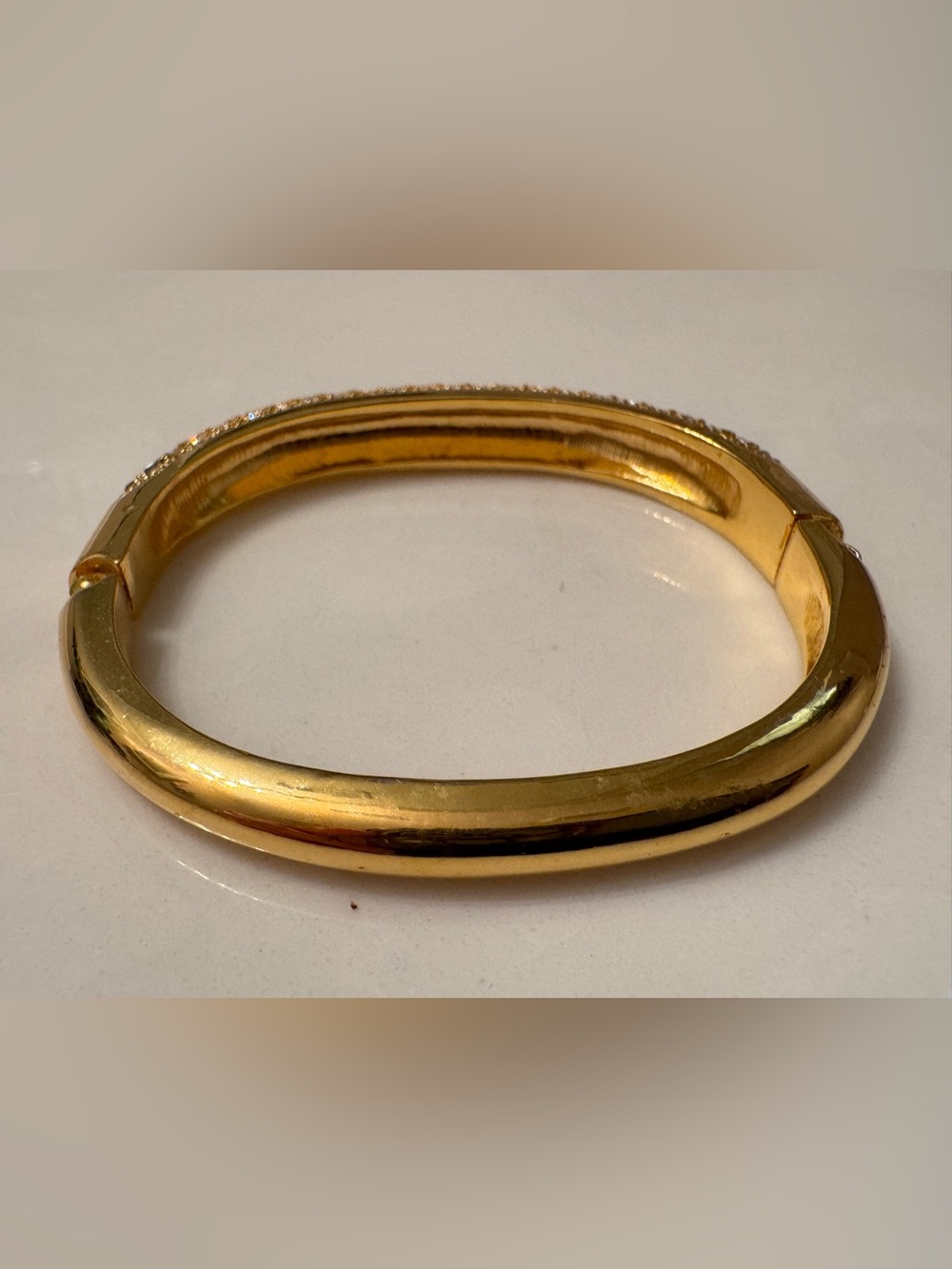 Vintage Gold Tone Pavé Rhinestone Hinged Bangle Bracelet Clear Crystal Statement - Picture 4 of 4